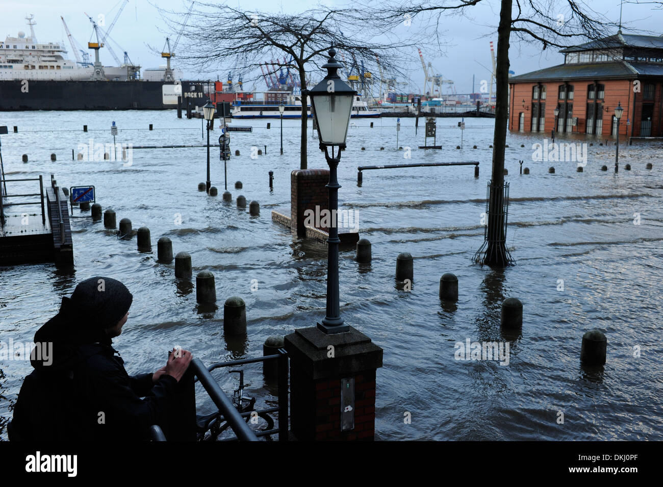 GERMANY Hamburg, storm flood Xaver, flood at river Elbe, fish market on 6.12.2013 Stock Photo