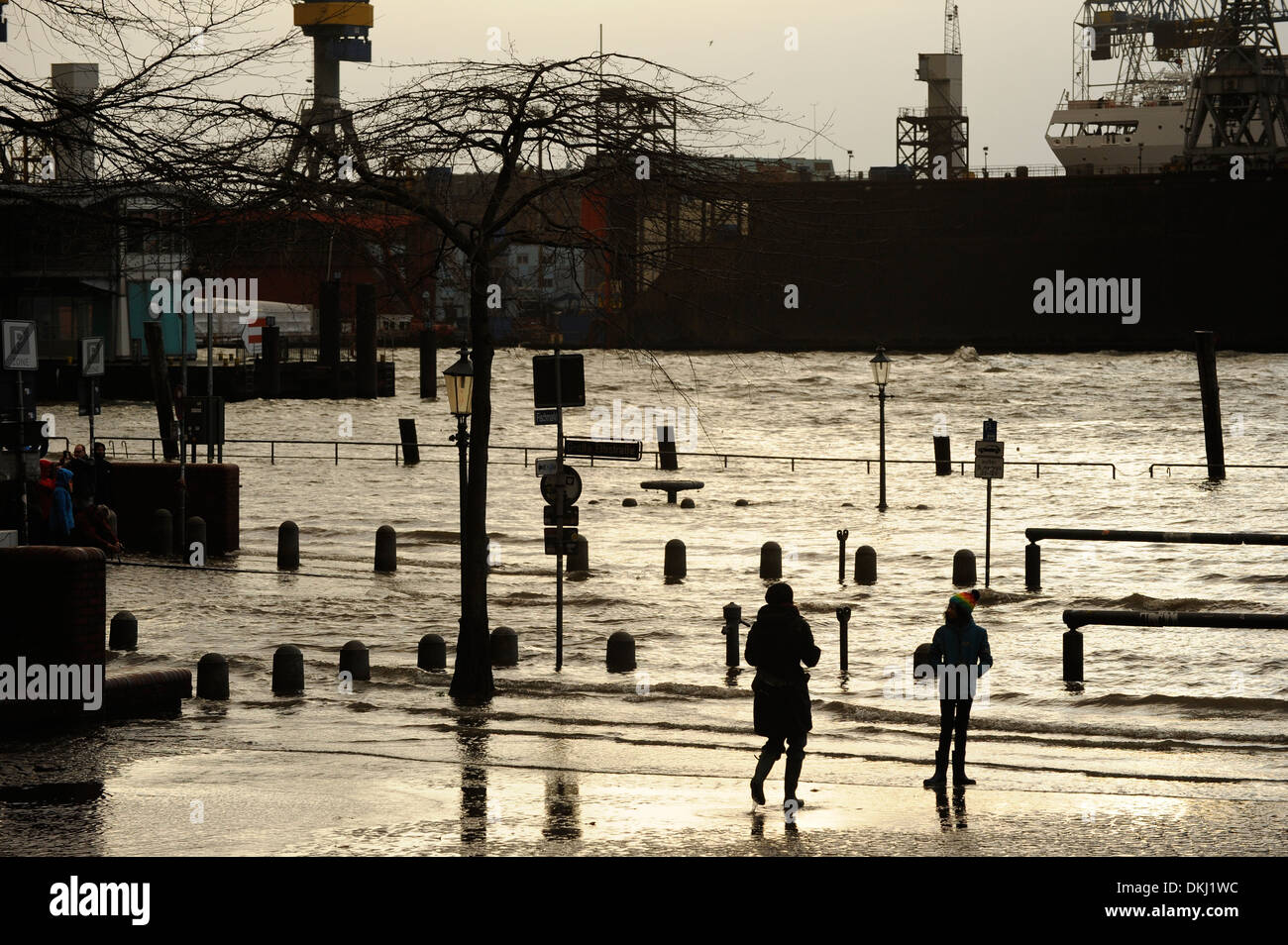 GERMANY Hamburg, storm flood Xaver, flood at river Elbe, docks of shipyard Blohm and Voss from fish market on 6.12.2013 Stock Photo