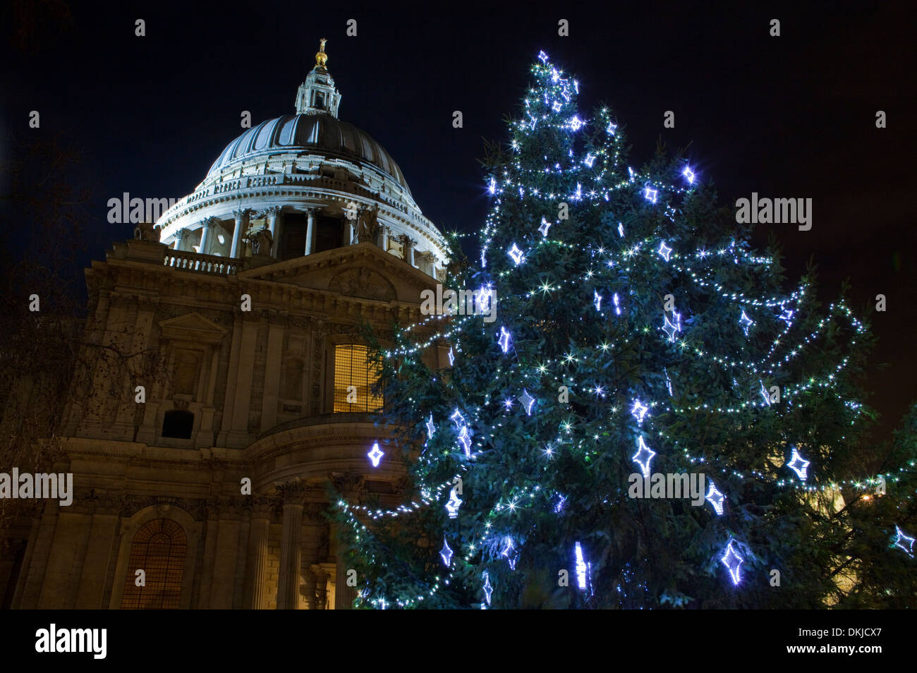 St. Paul's Cathedral and Christmas Tree in London Stock Photo Alamy