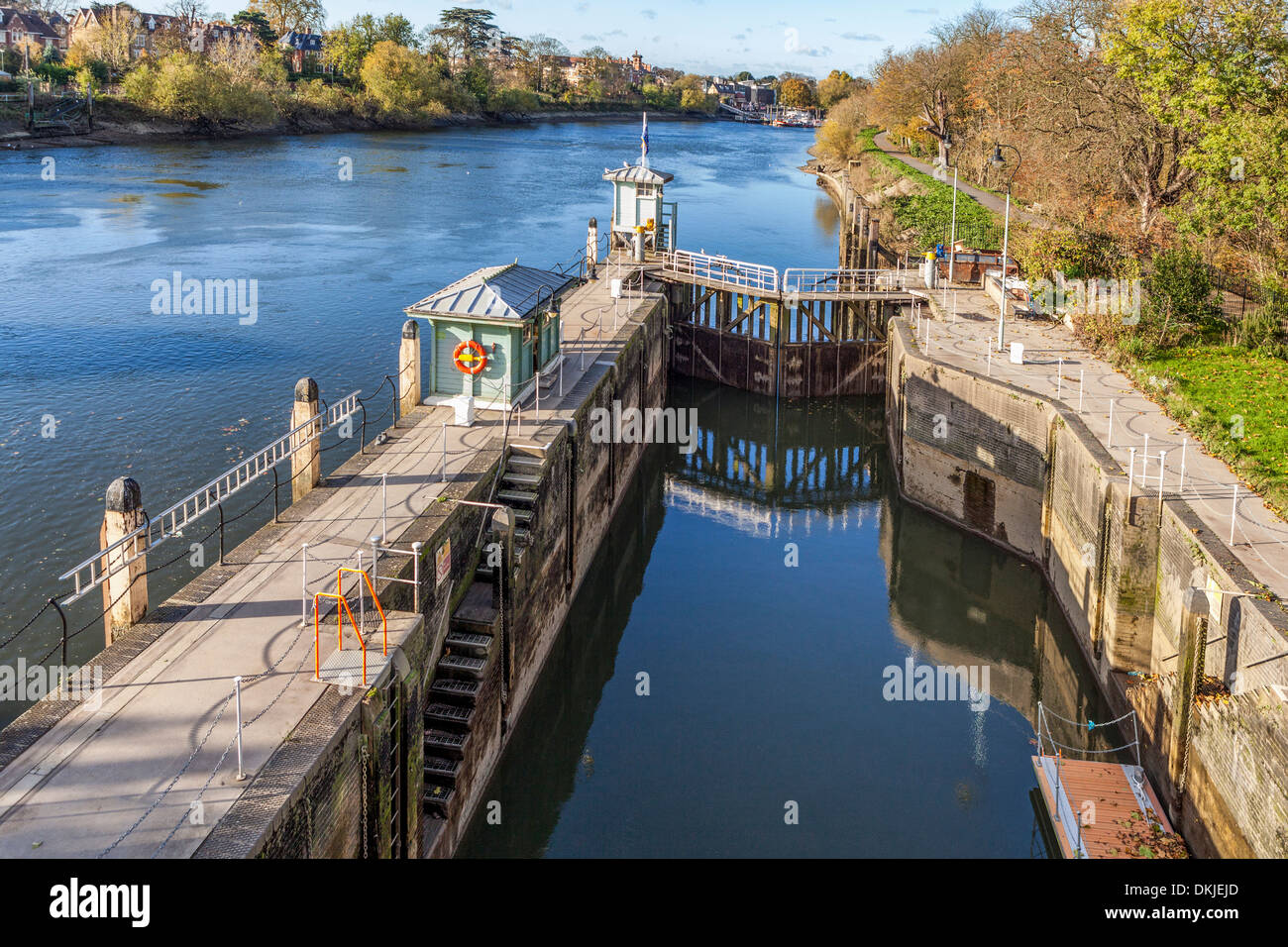 The Richmond lock and weir lifting of the weirs at annual draw off of water leaves Thames The Richmond lock and weir lifting of the weirs at annual draw off of water leaves Thames