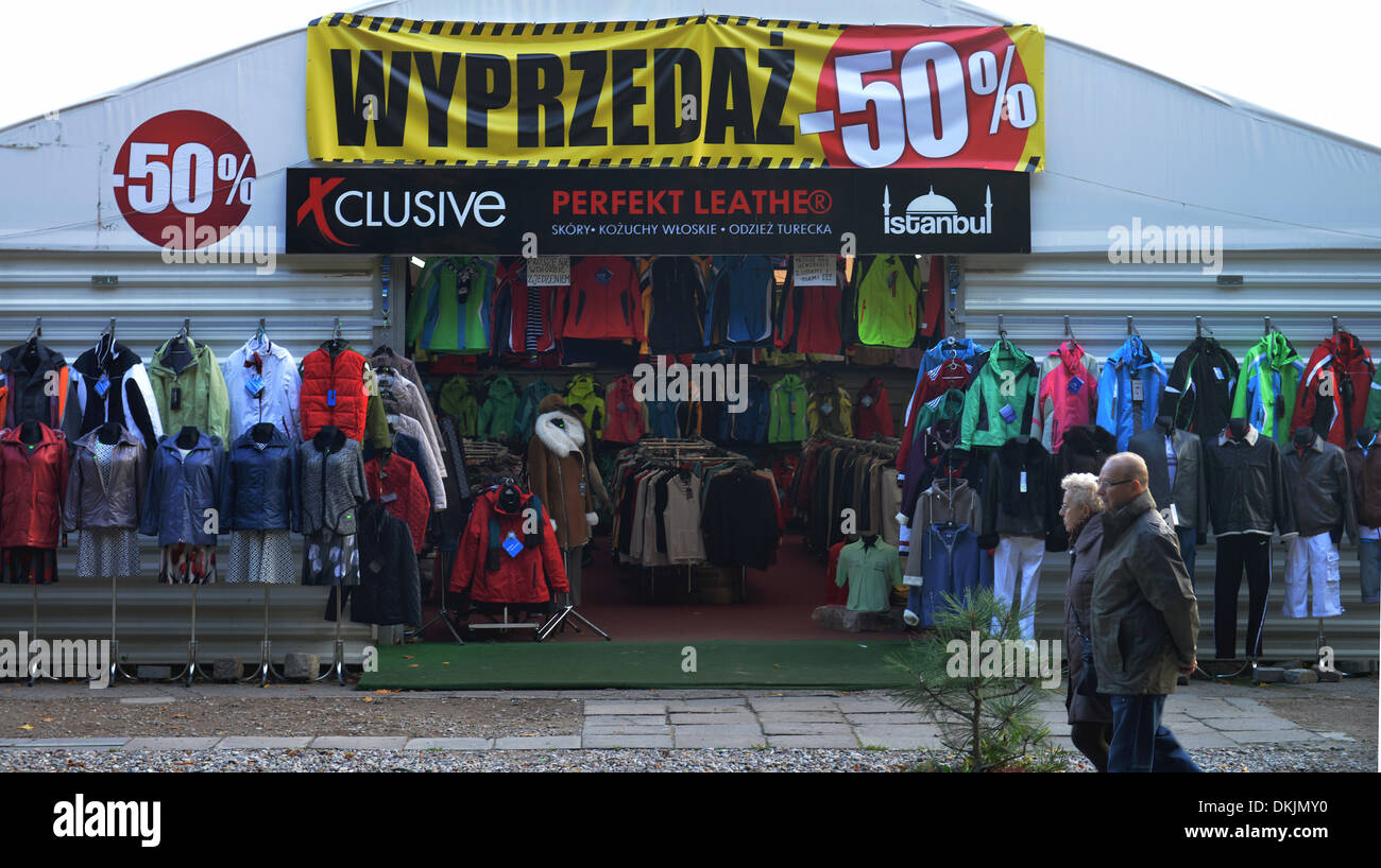 Laden, Kleidung, Kolberg, Polen Stock Photo