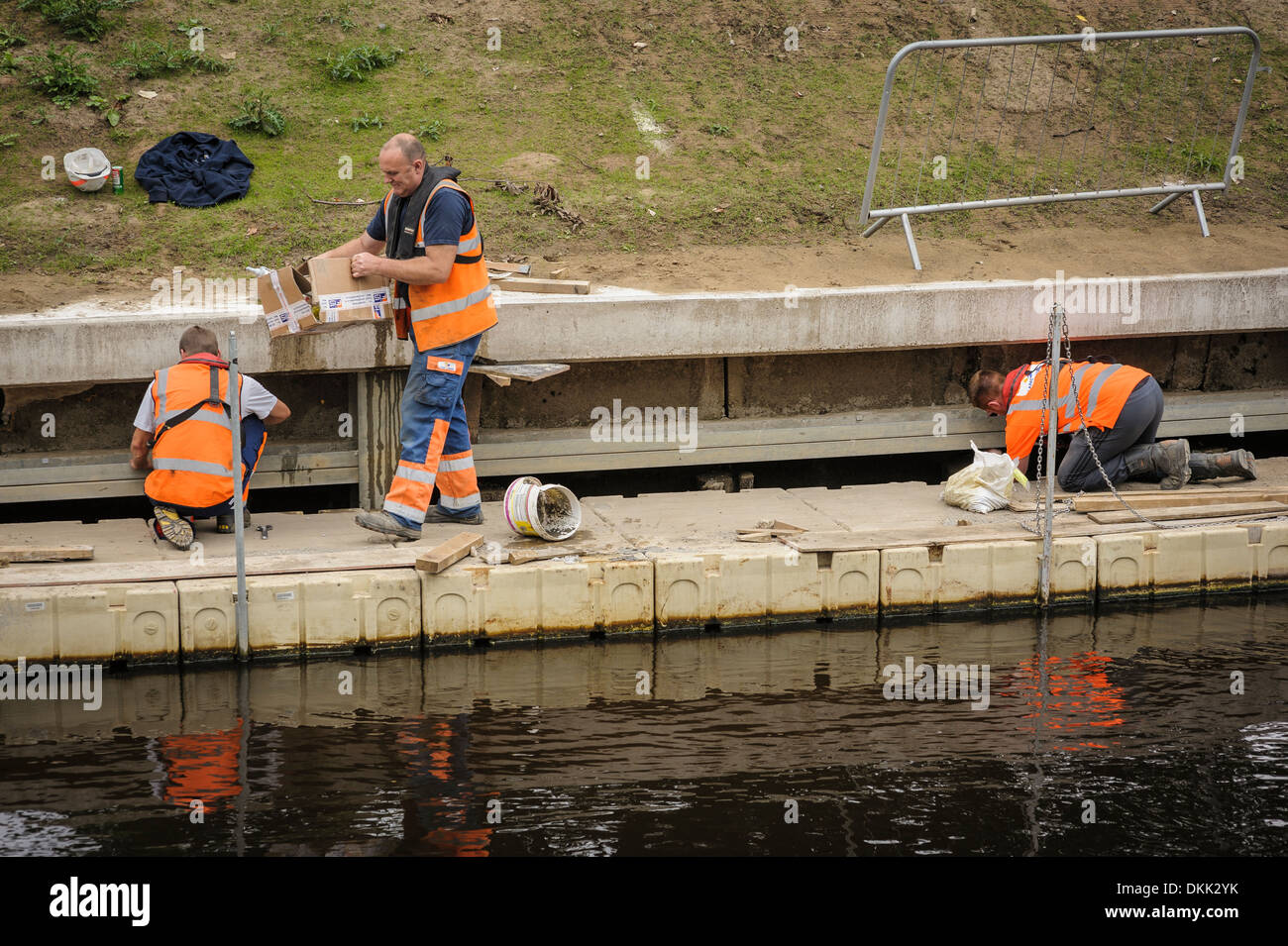 Wearing high visibility vests hi-res stock photography and images - Alamy