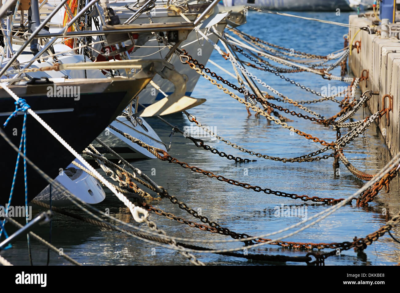 Securing ropes hires stock photography and images Alamy