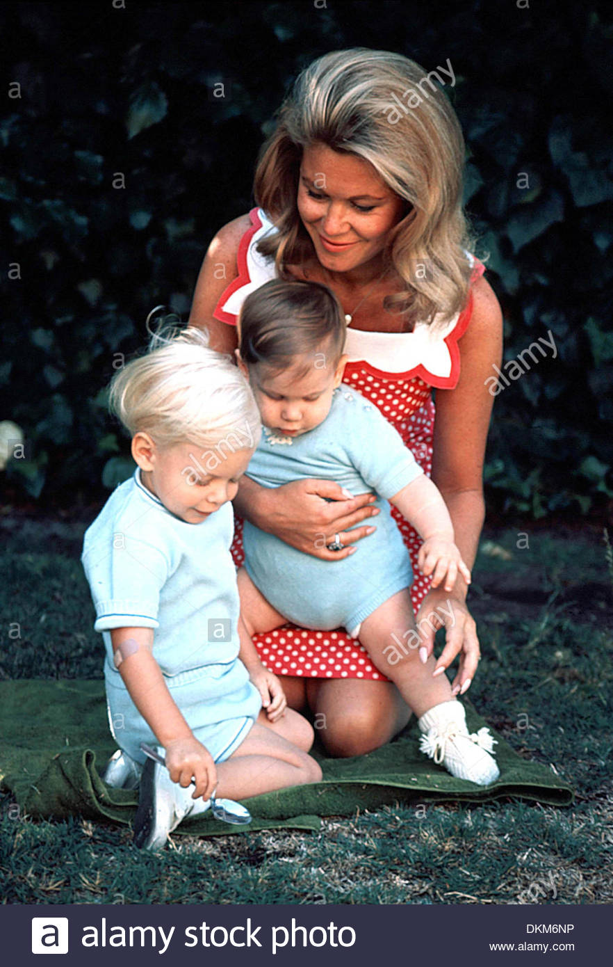 Elizabeth Montgomery Stock Photos & Elizabeth Montgomery Stock Images