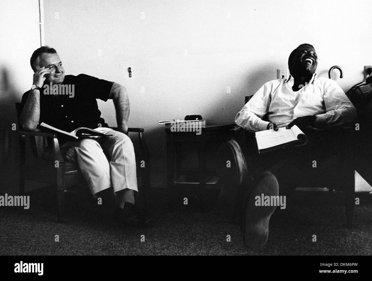 Sept. 5, 2002 - ROD STEIGER AND SIDNEY POITIER ON SET OF ''IN THE HEAT OF THE NIGHT''.Â©RON THAL/(Credit Image: © Globe Photos/ZUMAPRESS.com) Stock Photo