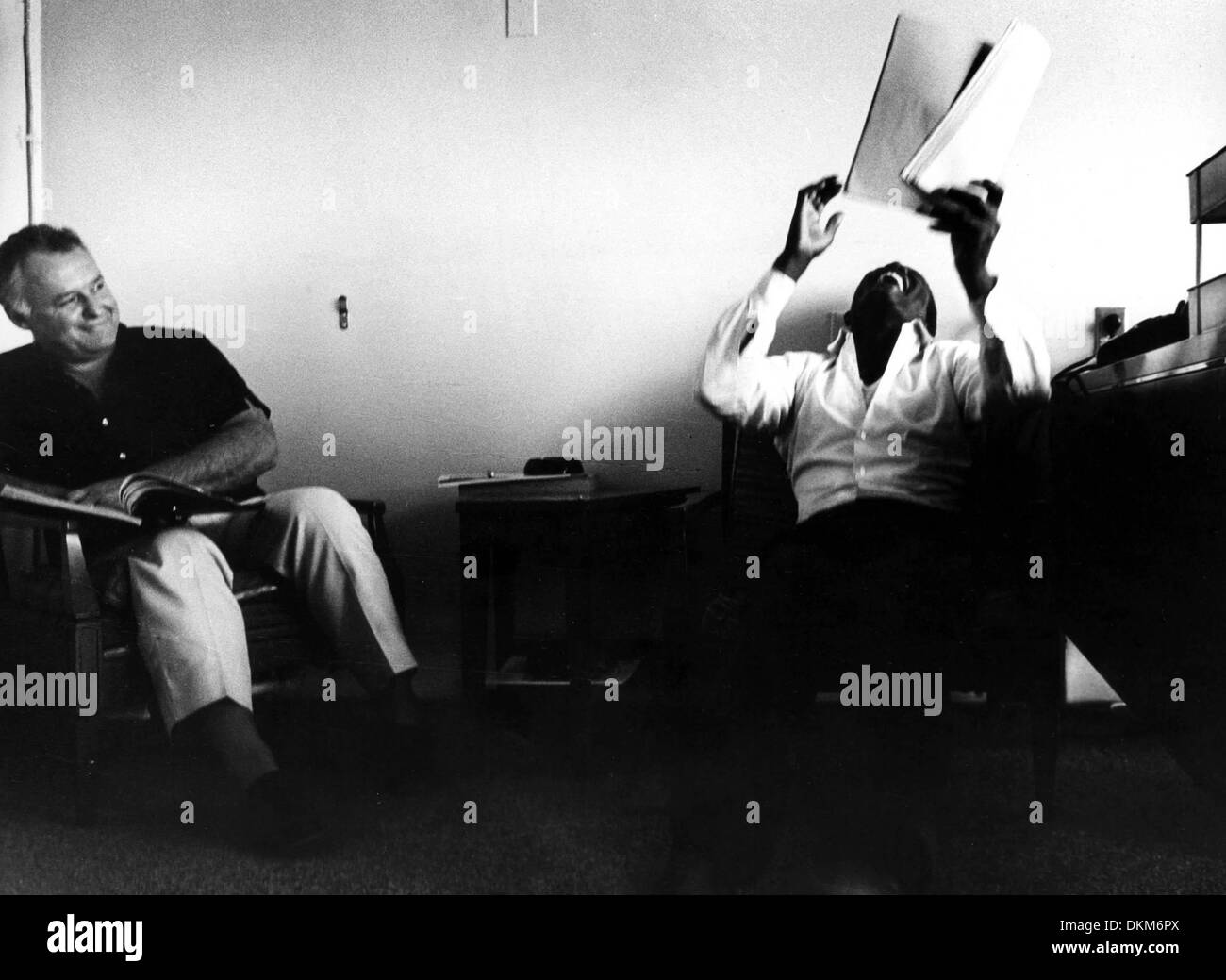 Sept. 5, 2002 - ROD STEIGER AND SIDNEY POITIER ON SET OF ''IN THE HEAT OF THE NIGHT''.Â©RON THAL/(Credit Image: © Globe Photos/ZUMAPRESS.com) Stock Photo