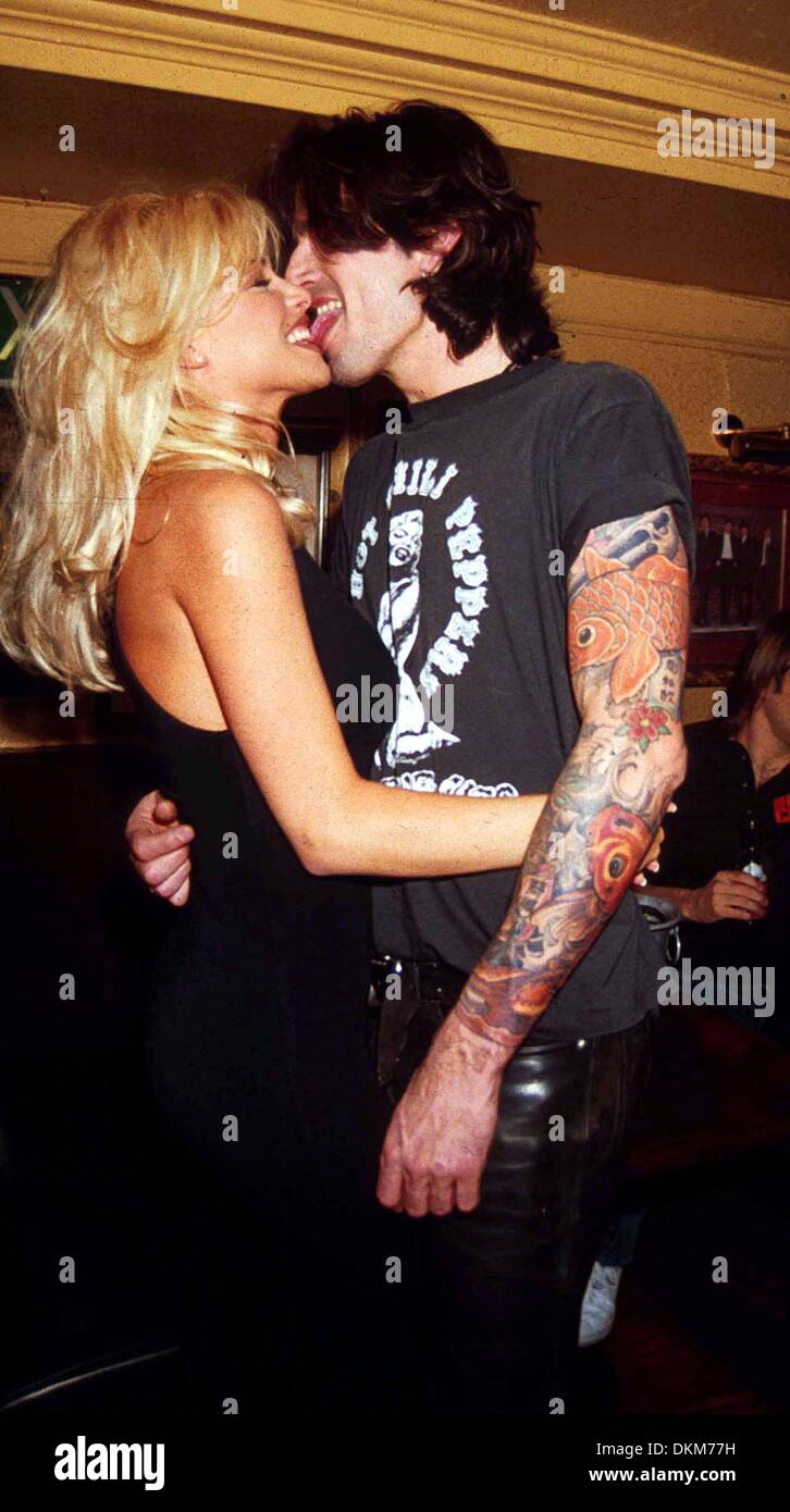 Pamela Anderson Tommy Lee High Resolution Stock Photography and Images -  Alamy