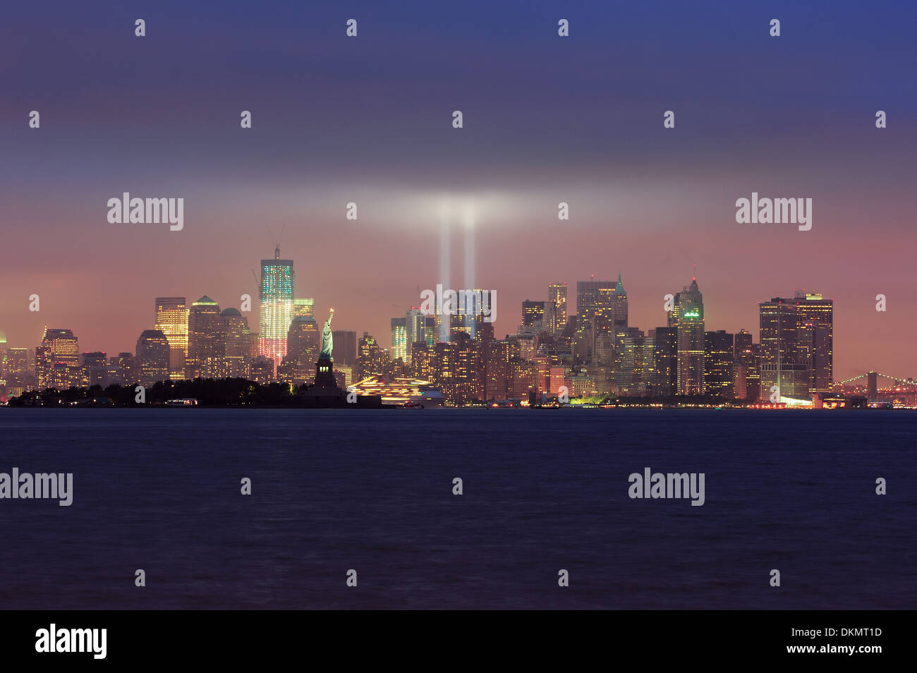 New York City Manhattan downtown skyline at night Stock Photo - Alamy