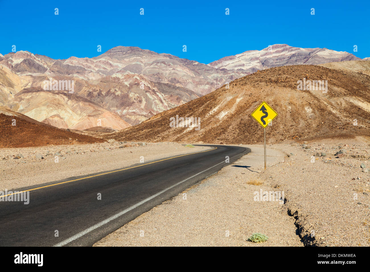 Empty road death valley hi-res stock photography and images - Alamy
