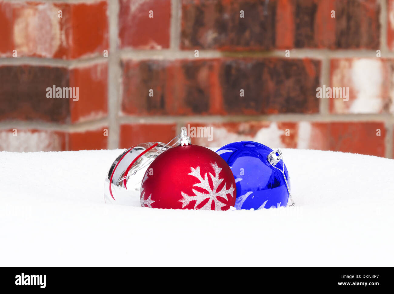 Christmas ornament ball reflection hires stock photography and images