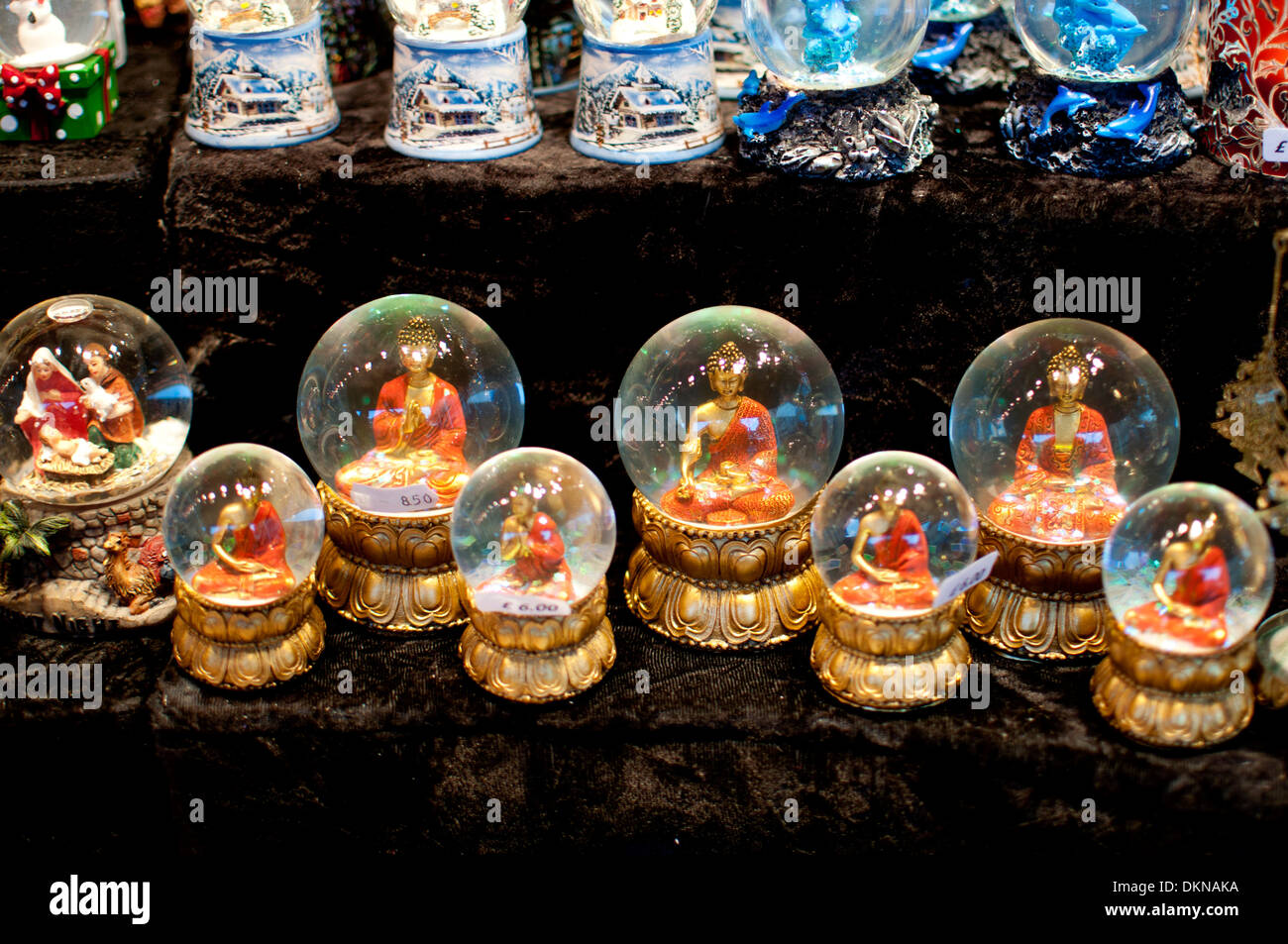 Snow globes hires stock photography and images Alamy