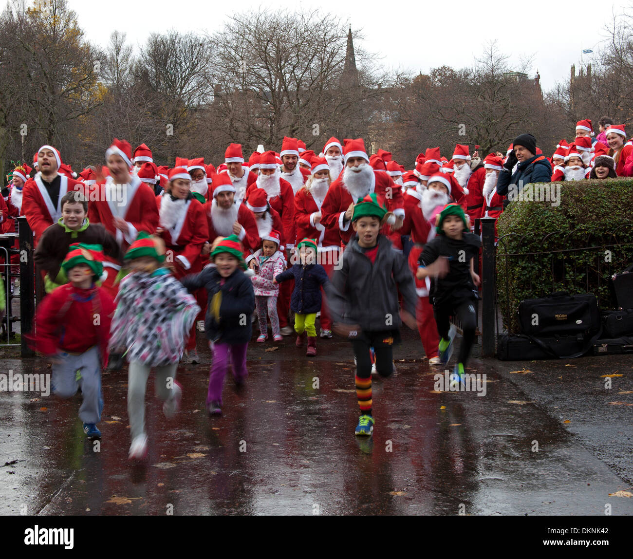 Edinburgh, Scotland UK. 8th Dec 2013. Scottish Christmas Santa Run, Stock Photo