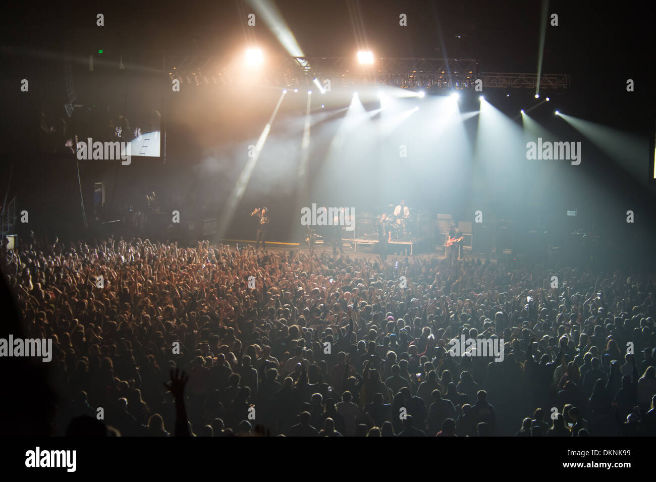 Joan Jett and the Black Hearts perform with AltJ, Capital Cities, Ms