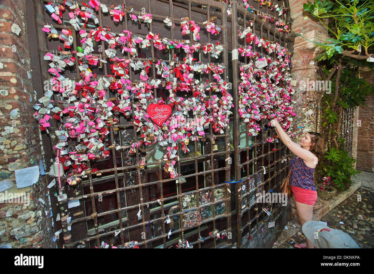 Eternal love hi-res stock photography and images - Alamy