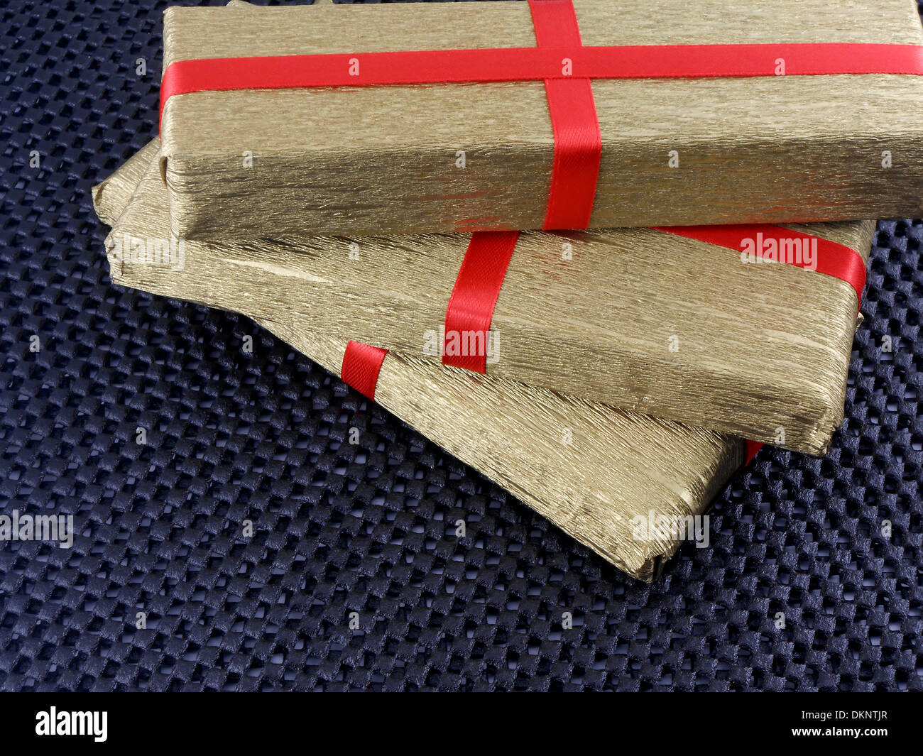 Golden luxury gift box hi-res stock photography and images - Alamy
