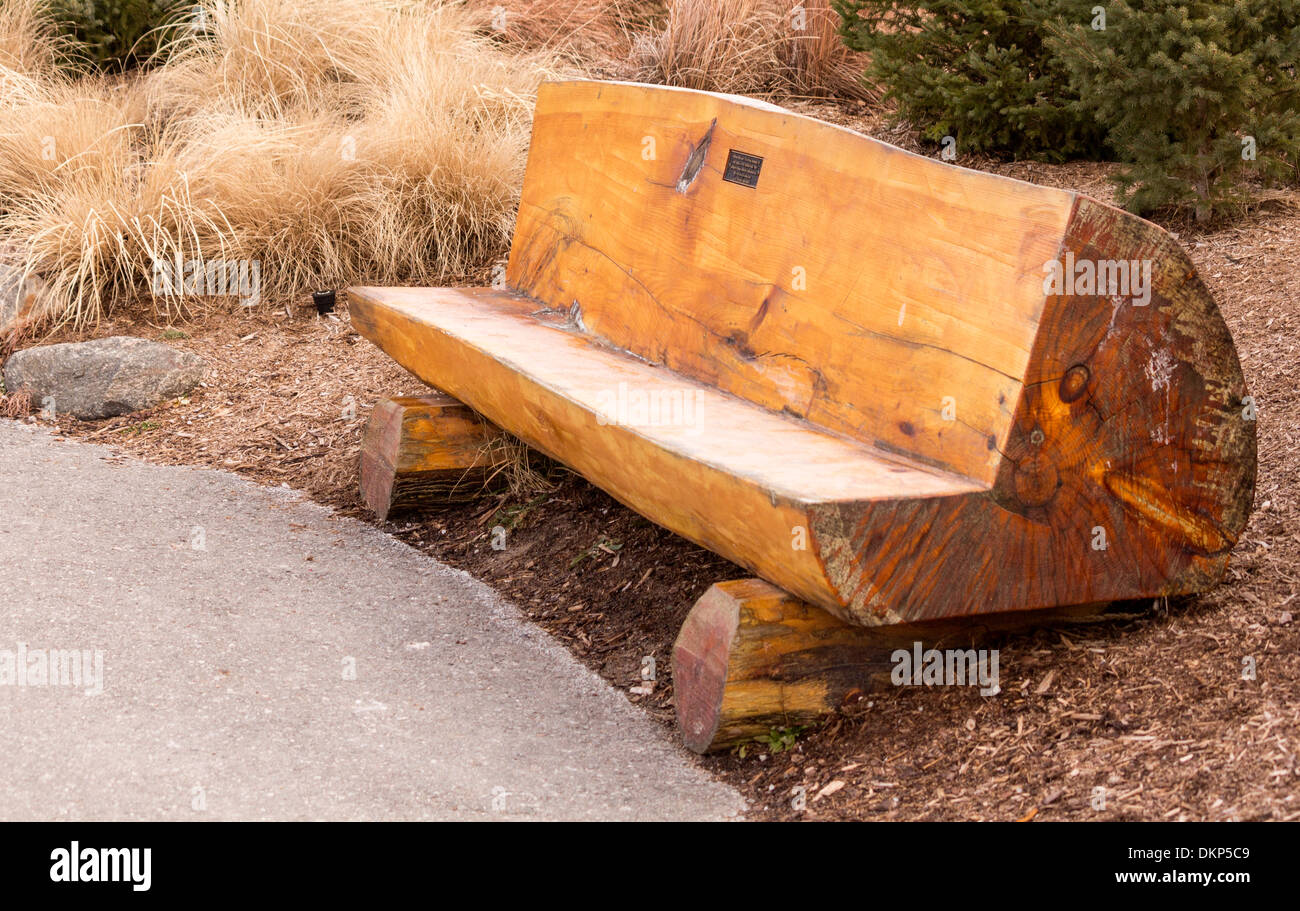 Log bench hi-res stock photography and images - Alamy