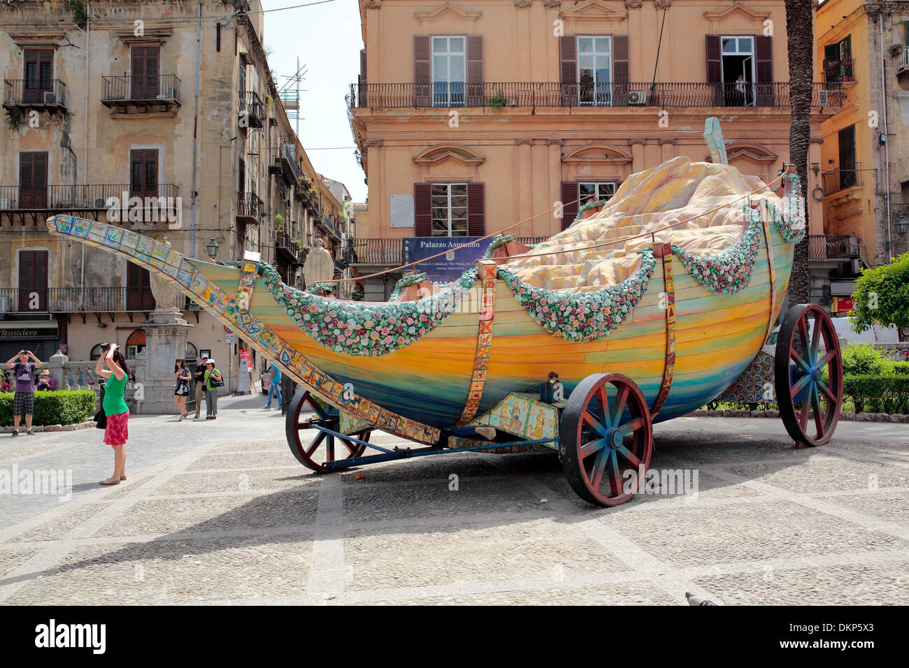 Cart of Santa Rosalia, Piazza Cattedrale, Palermo, Sicily, Italy Stock Photo