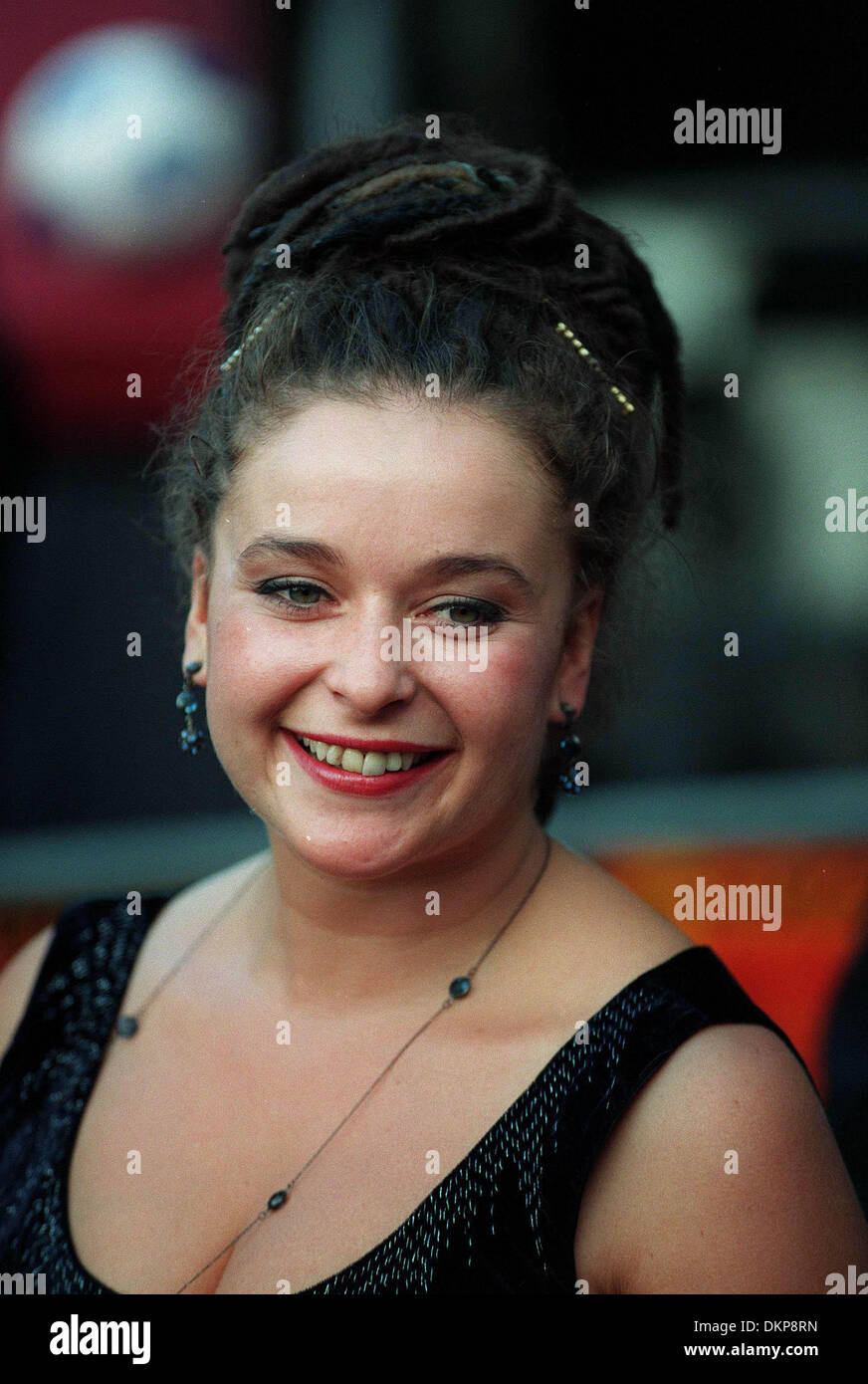 Julia Sawalha's Instagram, Twitter & Facebook on IDCrawl