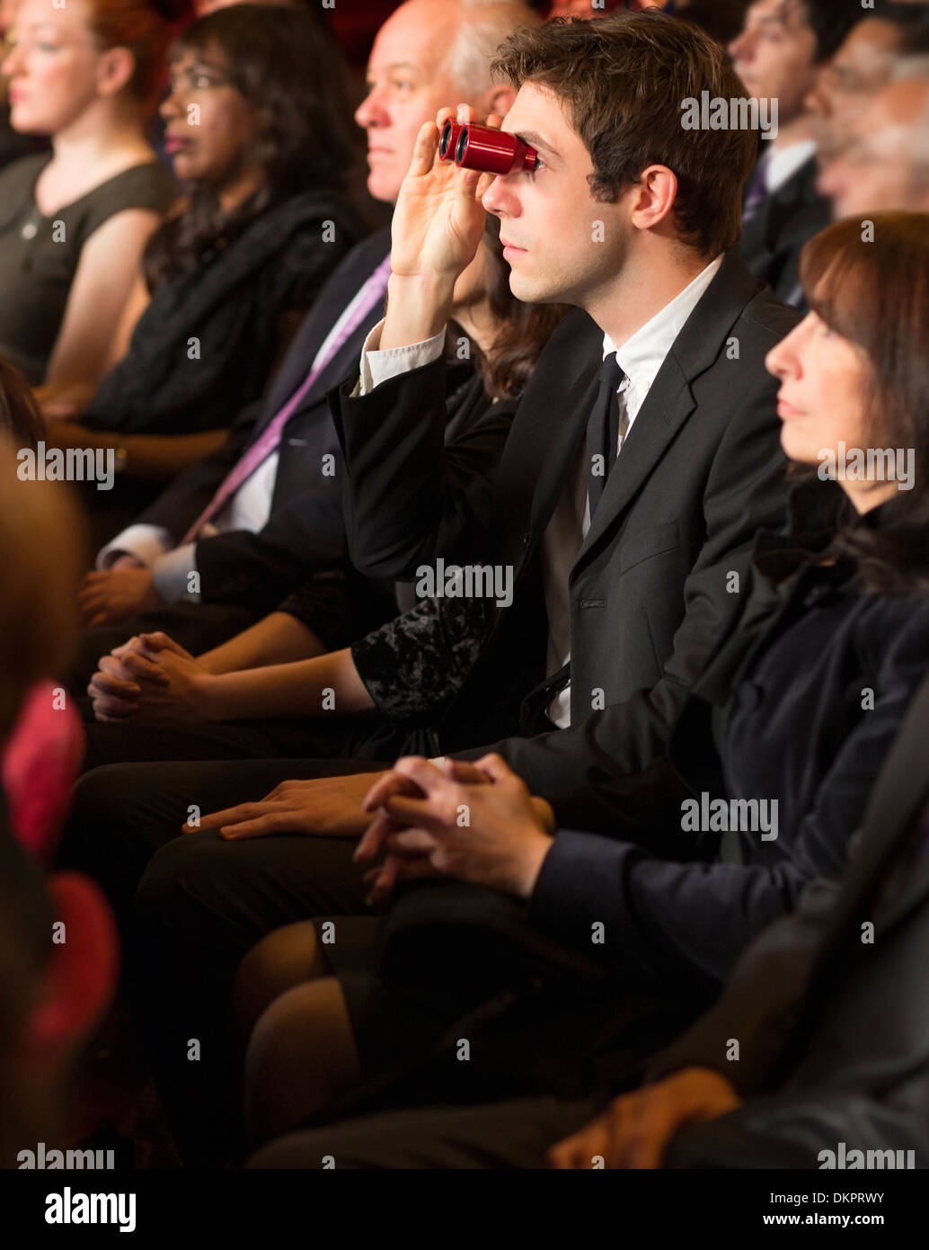 Opera glasses hires stock photography and images Alamy