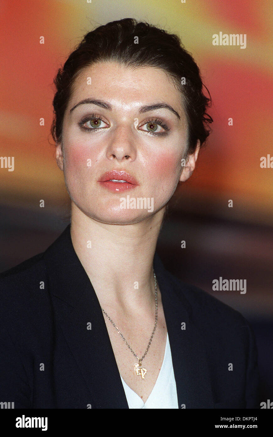 Rachel weisz 2001 hi-res stock photography and images - Alamy