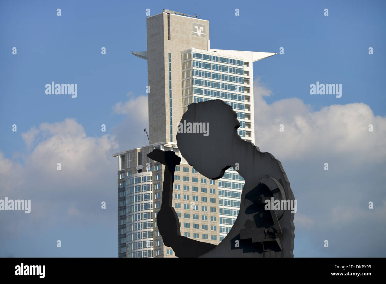 ´Hammering Man´. DZ Bank, Westend Tower, Friedrich-Ebert-Anlage, Frankfurt am Main, Hessen, Deutschland Stock Photo