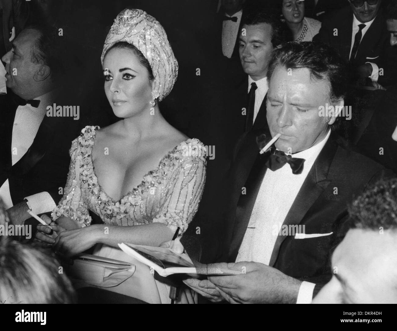 Oct. 5, 1966 - Rome, Italy - Academy Award winning actress ELIZABETH 'Liz' TAYLOR (1932-2011) with fifth husband RICHARD BURTON at an awards ceremony at the Sistina Theatre. The couple received the Maschere d'Argento (Silver Mask), for best non-Italian film. (Credit Image: © KEYSTONE Pictures USA) Stock Photo