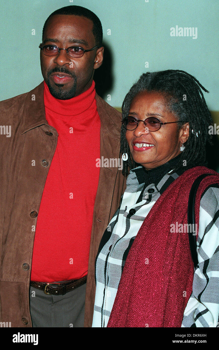 COURTNEY B VANCE & MOTHER.ACTOR.EL RAY THEATRE, LA, USA.08/01/2002