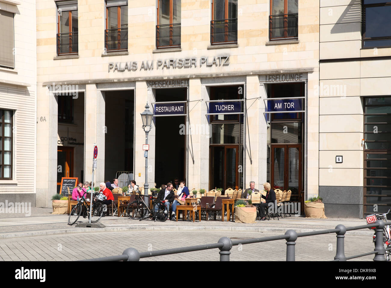 Berlin Mitte Pariser Platz Palais am Pariser Platz Restaurant Tucher am Tor  Stock Photo - Alamy