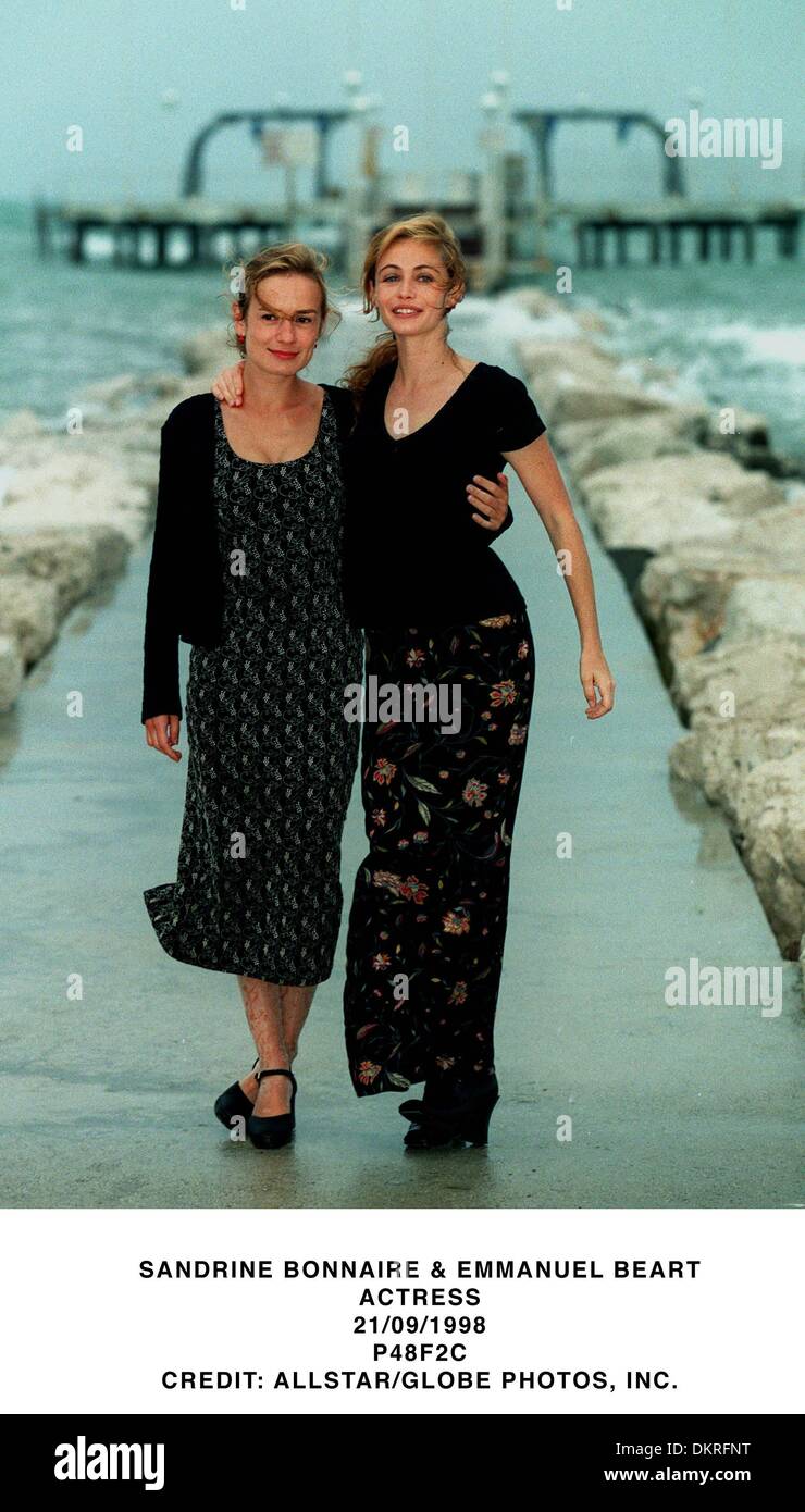 SANDRINE BONNAIRE & EMMANUEL BEART.ACTRESS.21/09/1998.P48F2C. Stock Photo