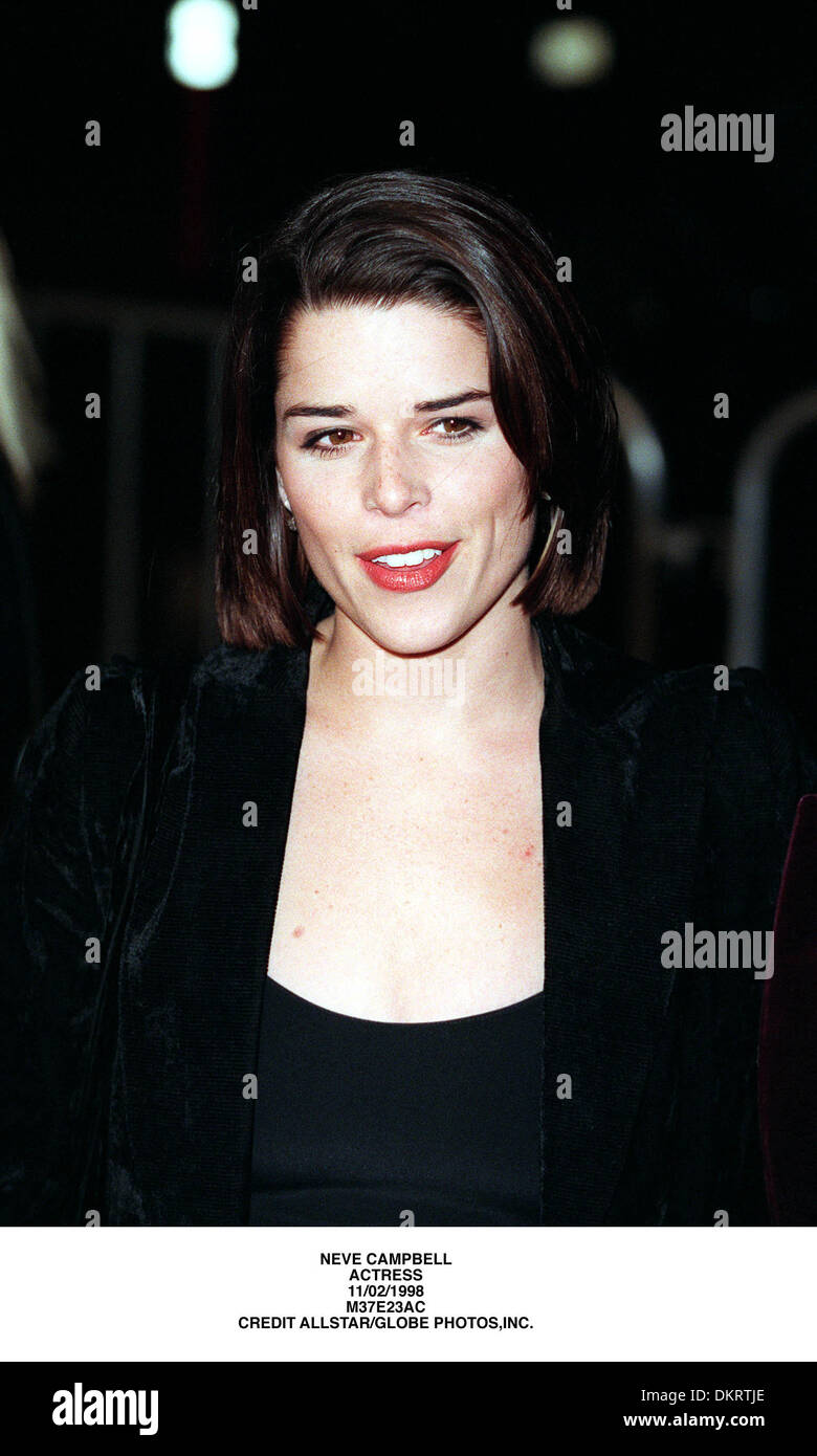 Neve campbell 1998 hi-res stock photography and images - Alamy