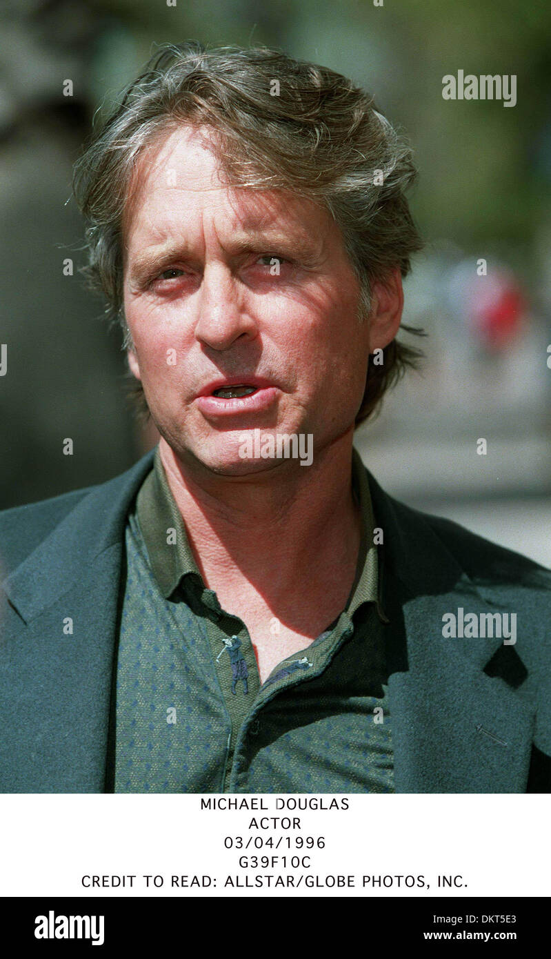 MICHAEL DOUGLAS.ACTOR.03/04/1996.G39F10C.CREDIT TO READ Stock Photo - Alamy