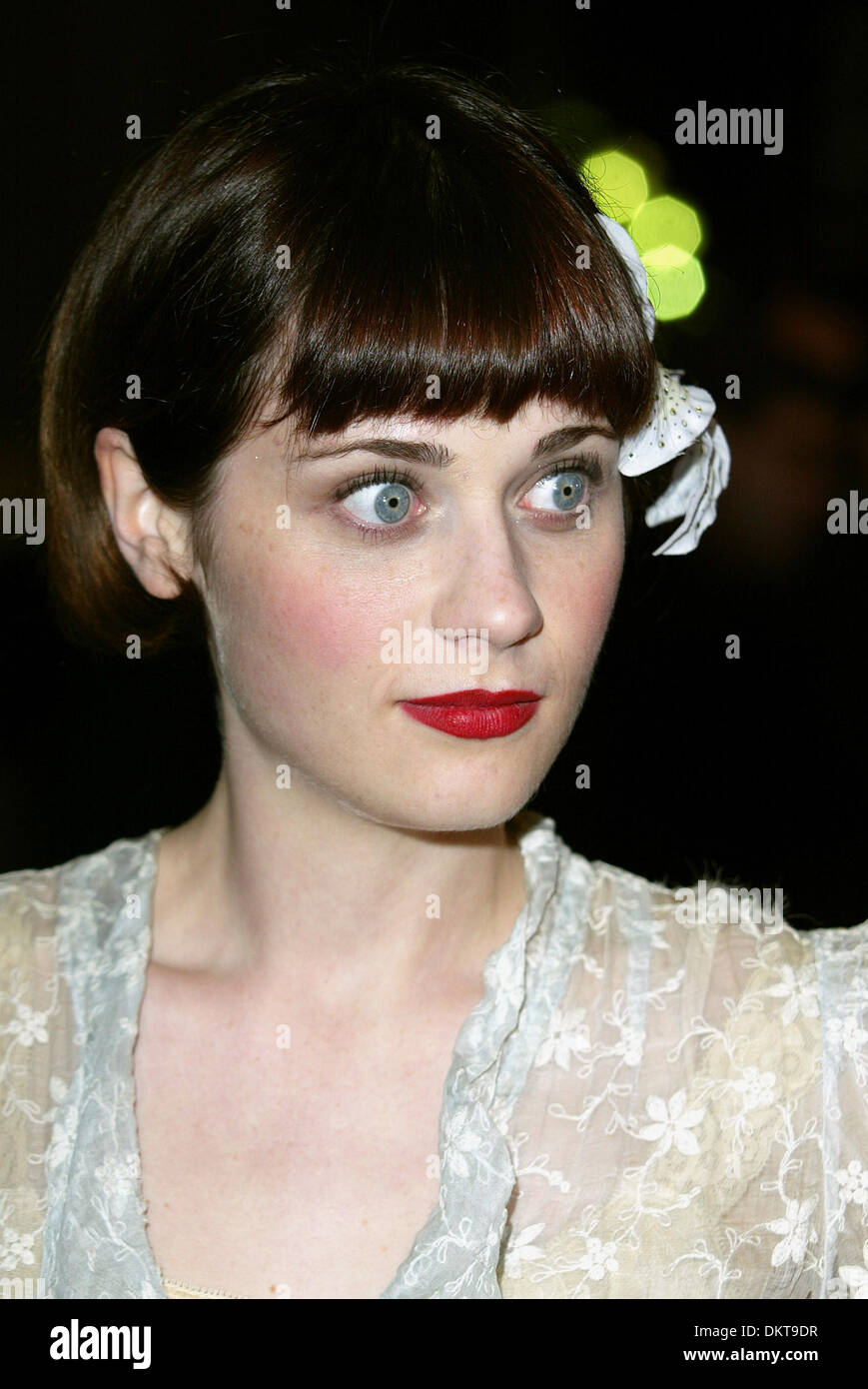 ZOOEY DESCHANEL.ACTRESS.HOLLYWOOD, LOS ANGELES, USA.02/04/2002.LA2191.Â
