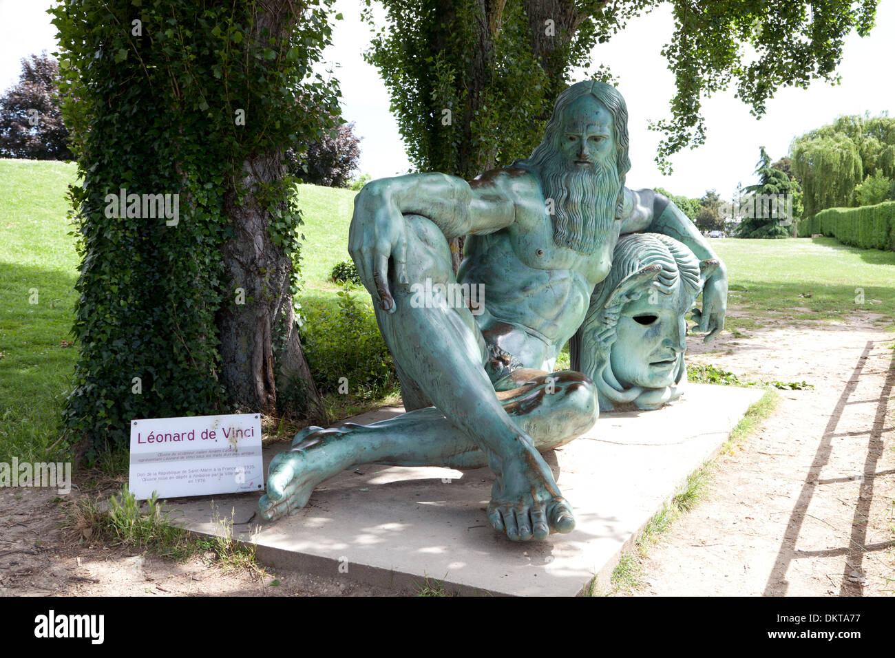 Bronze riverside sculpture of Leonardo De Vinci Stock Photo