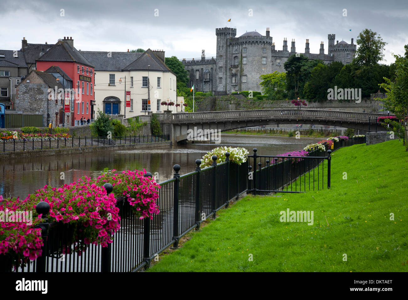 Kilkenny castle hi-res stock photography and images - Alamy