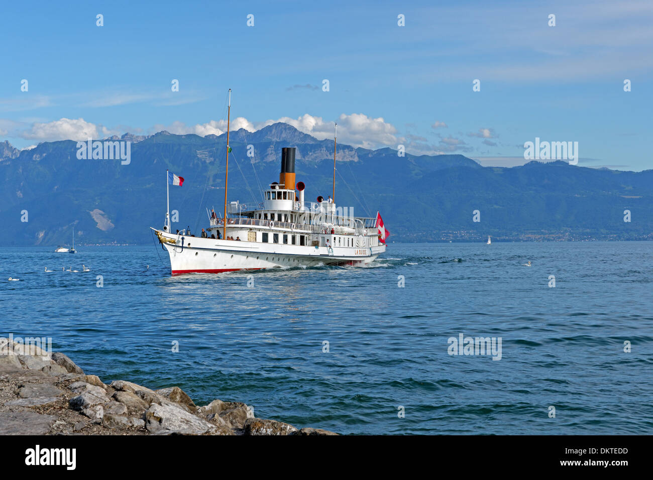 Boat steamboat hi-res stock photography and images - Page 20 - Alamy