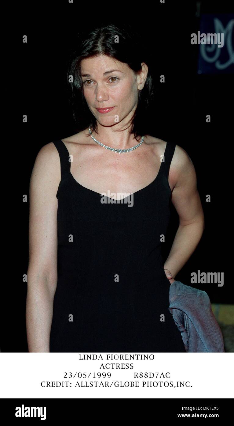 Linda fiorentino hi-res stock photography and images - Alamy