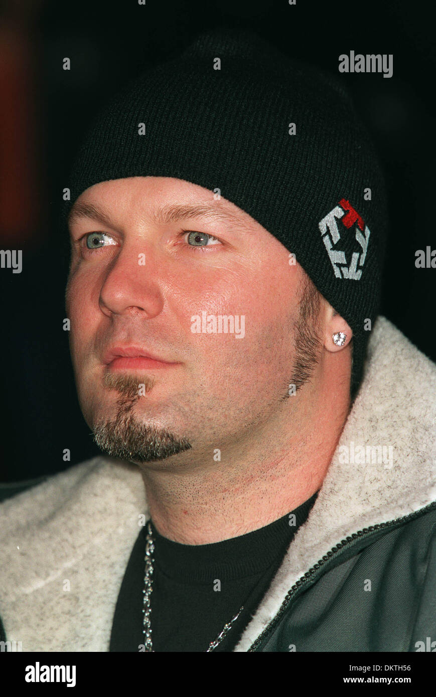 FRED DURST.SINGER ''LIMP BIZKIT'' POP GROUP.LA, LA, USA.10/04/2001.BG80A10AC Stock Photo Alamy