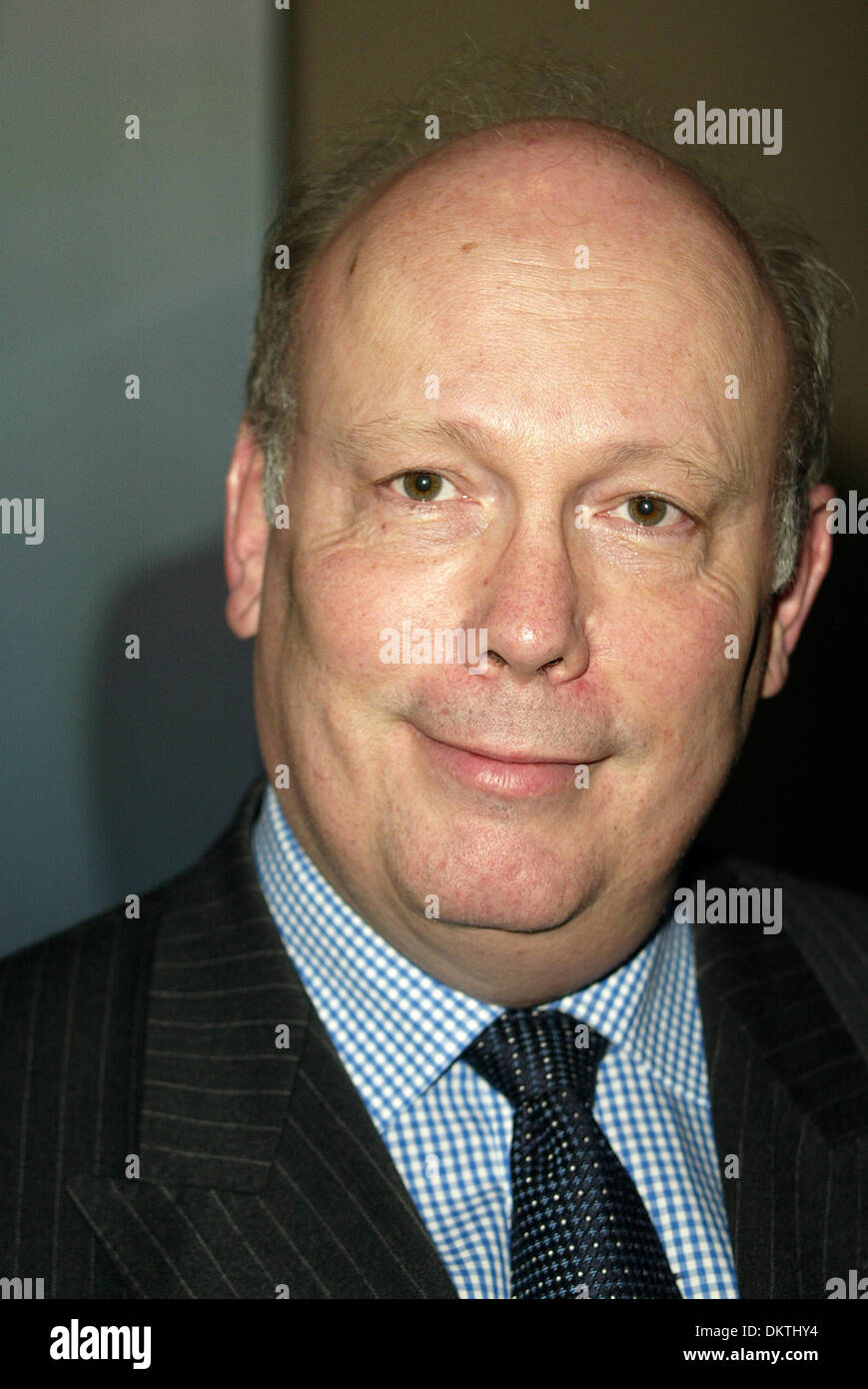 JULIAN FELLOWS.WRITER.A.BEVERLY HILLS, LOS ANGELES, US.02/03/2002.LA172 ...