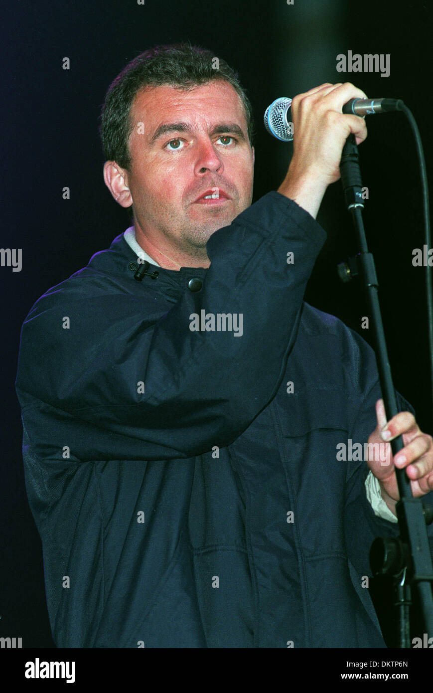 DAVE HEMINGWAY.SINGER, BEAUTIFUL SOUTH.11/07/1999.S57G12 Stock Photo