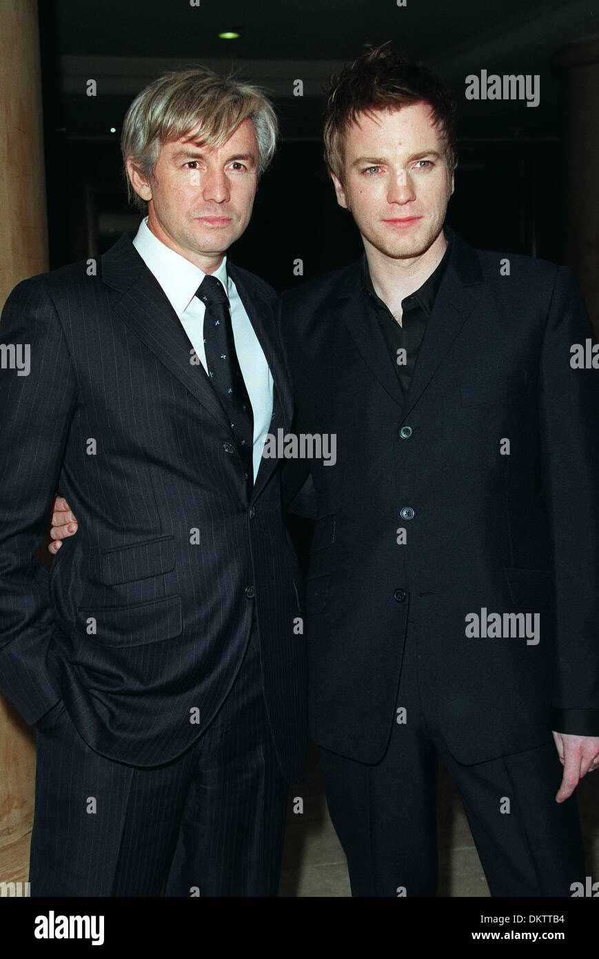 BAZ LUHRMANN & EWAN MCGREGOR.FILM DIRECTOR & ACTOR. LA, USA.ST. REGIS HOTEL, CENTURY .19/01/2002.BP57B32C. Stock Photo