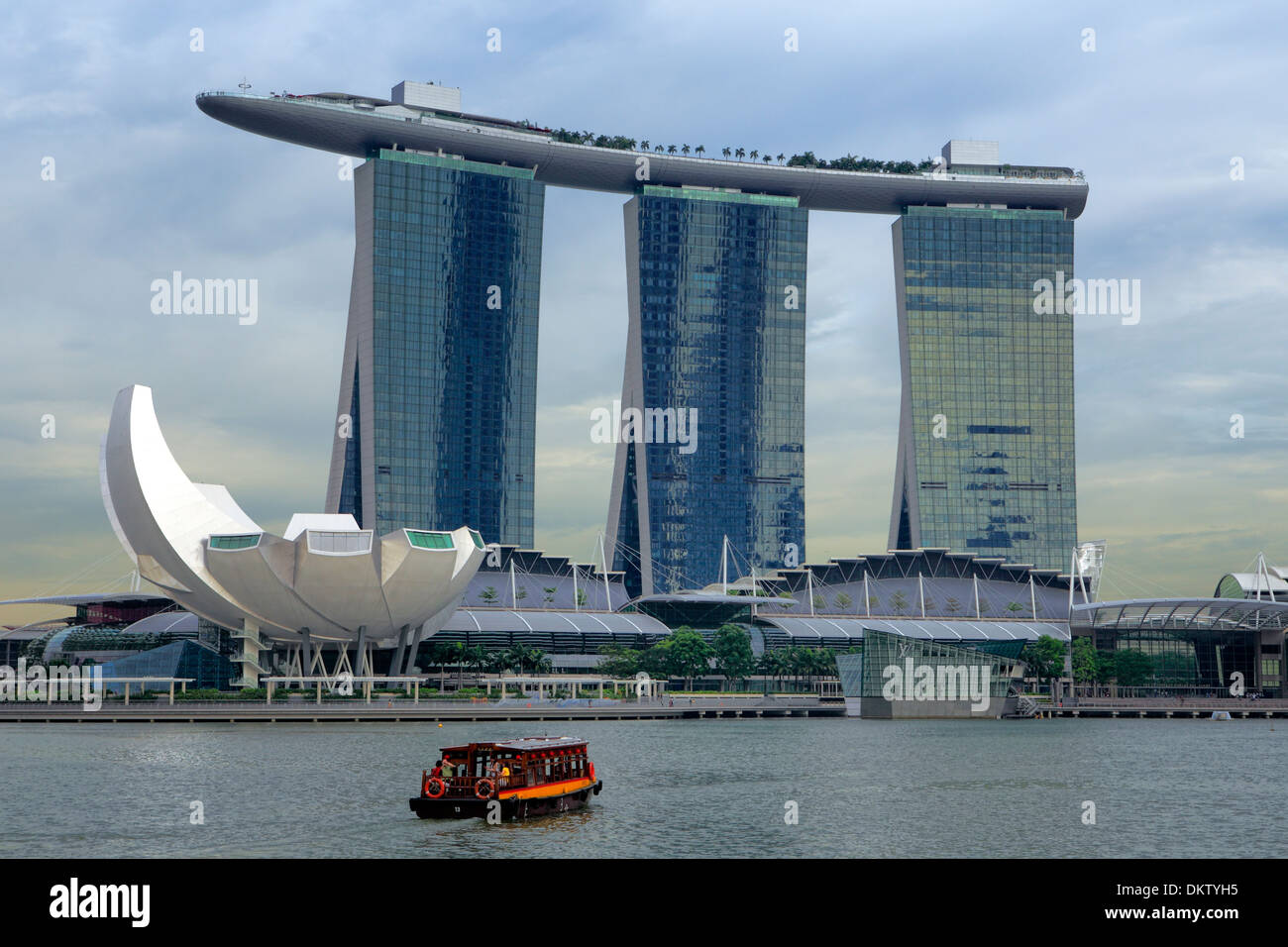 Marina Bay Sands (2006-2010 Moshe Safdie, Aedes), Singapore Stock Photo