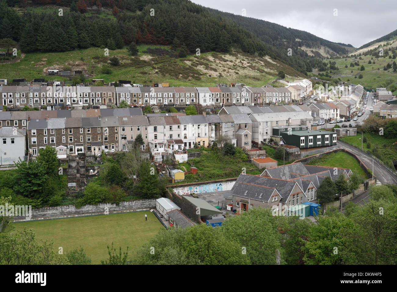 former-welsh-coal-mining-village-of-blaengwnfi-in-the-afan-valley
