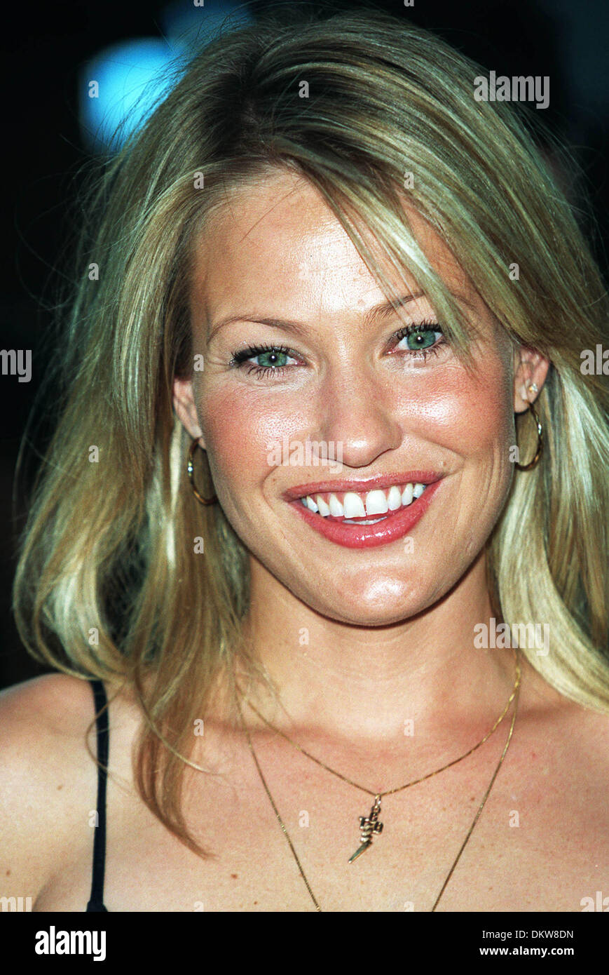 JOEY LAUREN ADAMS.ACTRESS.HOLLYWOOD, LOS ANGELES, USA.15/08/2001