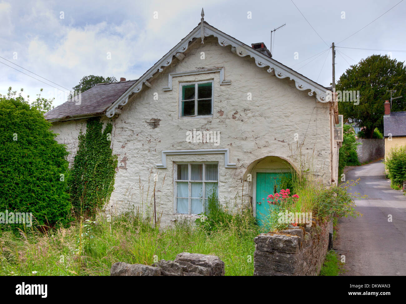 Old overgrown cottage, Clun, Shropshire, England. Stock Photo