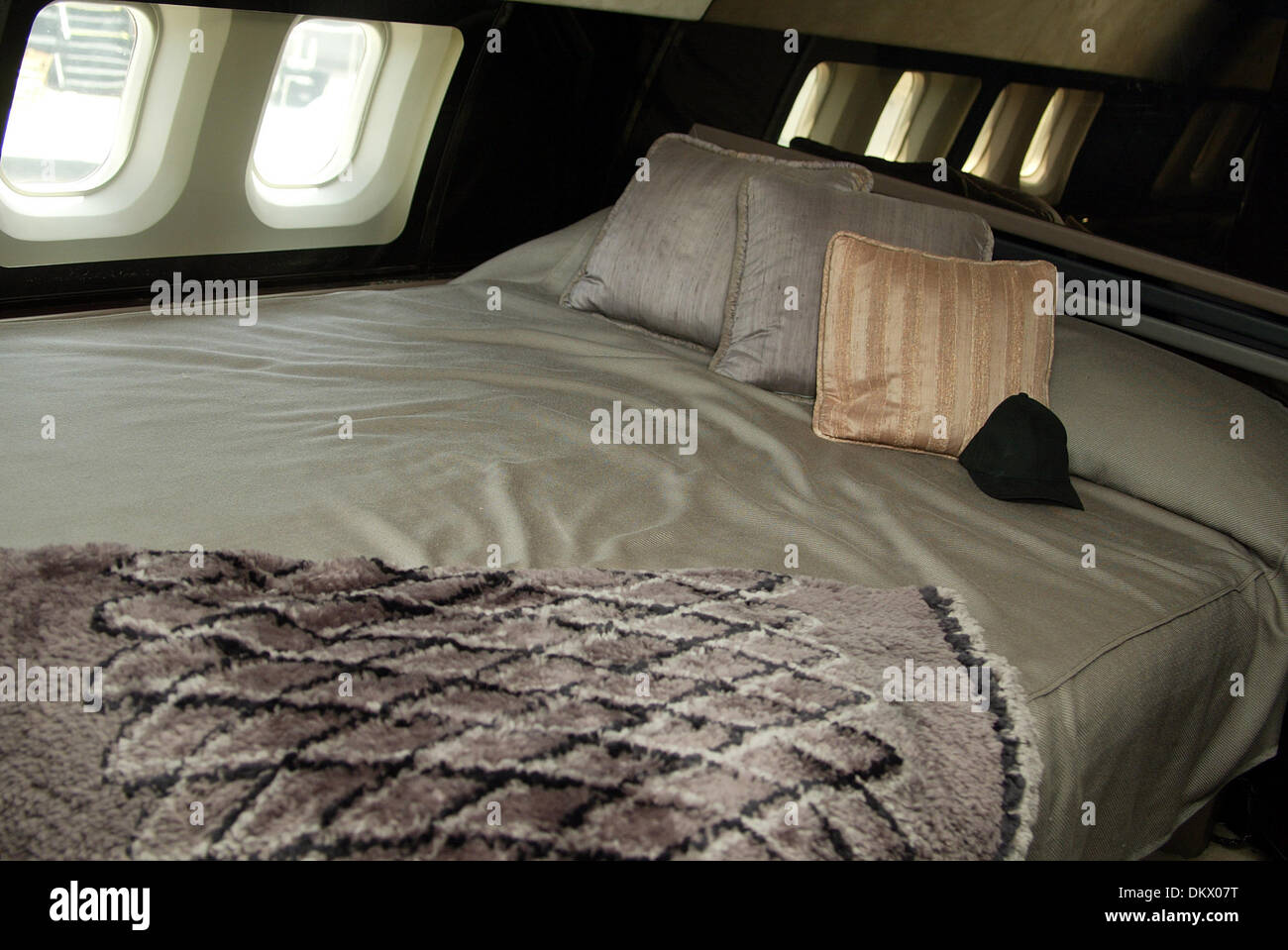 JOHN TRAVOLTA, BED ON HIS JET.ACTORS BEDROOM ON HIS 707 JET. ANGELES, USA.LOS ANGELES AIRPORT [LAX], LOS.24/06/2002.LAB5389. Stock Photo