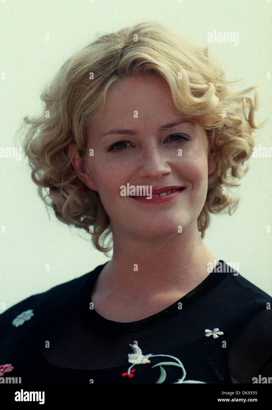 Elisabeth shue 1997 hi-res stock photography and images - Alamy