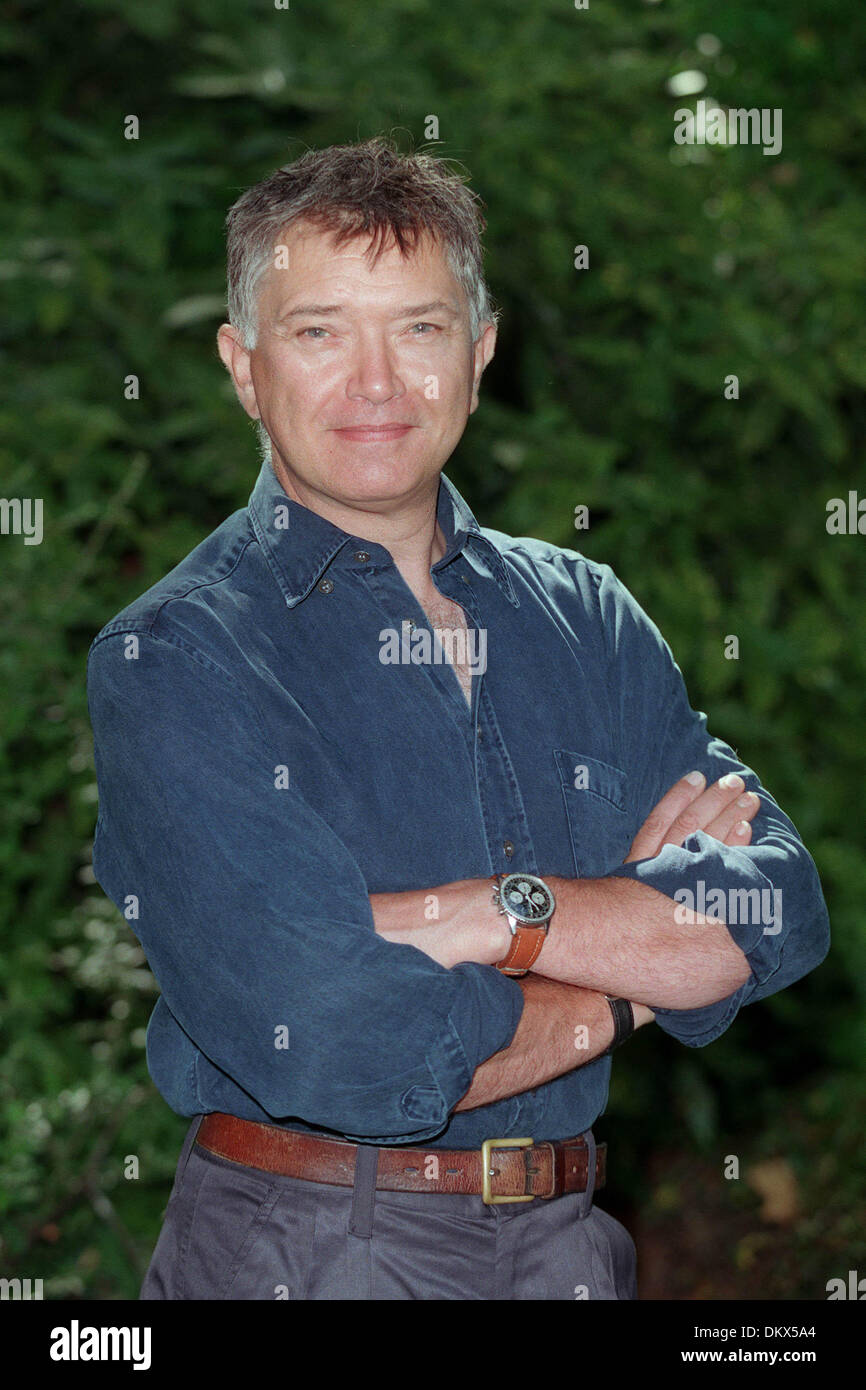 MARTIN SHAW.ACTOR.14/08/1998.P10D24AC. Stock Photo