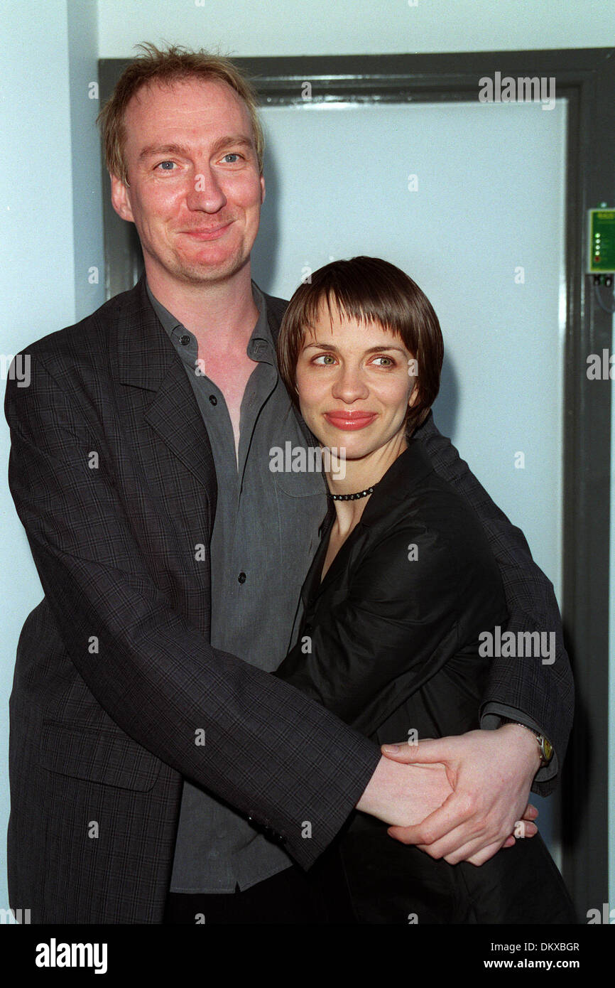 DAVID THEWLIS & KATE HARDIE.ACTORS.09/06/1999.S30G14A Stock Photo