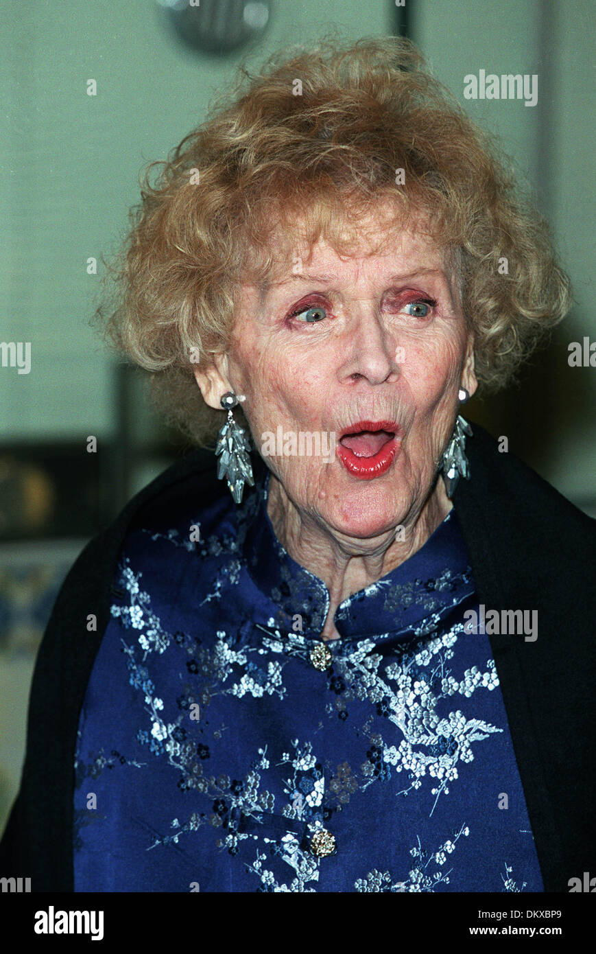 Gloria stewart hi-res stock photography and images - Alamy