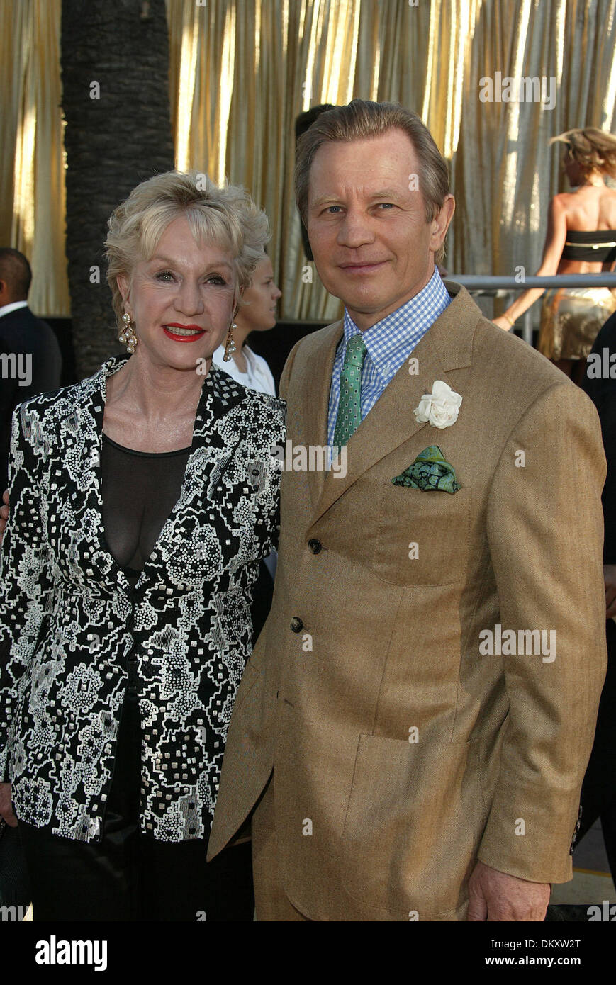 MICHAEL YORK & WIFE.ACTOR & PATRICIA MCCALLUM.SAL , LA, USA.UNIVERSAL AMPHITHEATRE, UNIVER.22/07/2002.LAB6520. Stock Photo